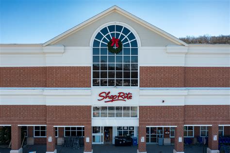 Shoprite of southbury - "The Panera Bread in South Bury Ct. Us one of the best well out of 4 that I have been 2 . Clean Fresh & Staff very well organized order taken & in & out 13 minutes .